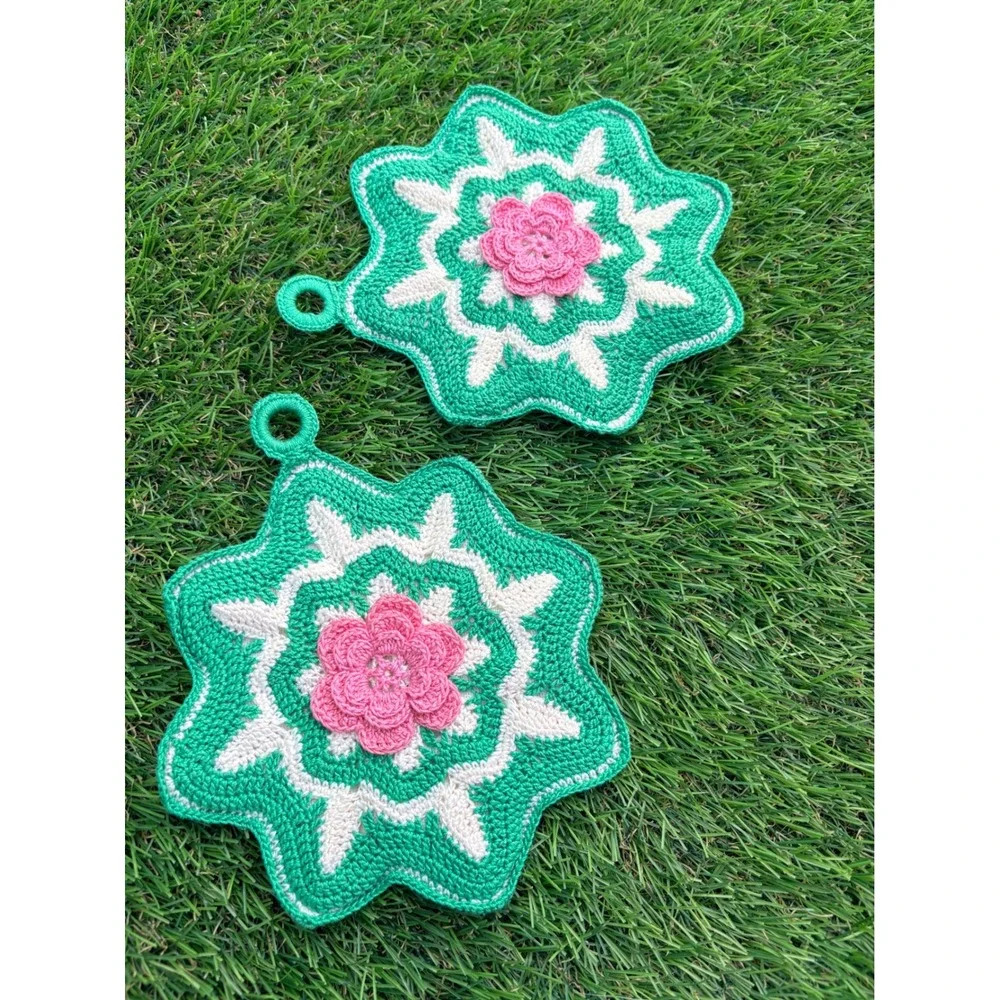 Vintage Style Crochet Potholders Set‎ of 2 Green Pink 3D Floral Star Hot Pads